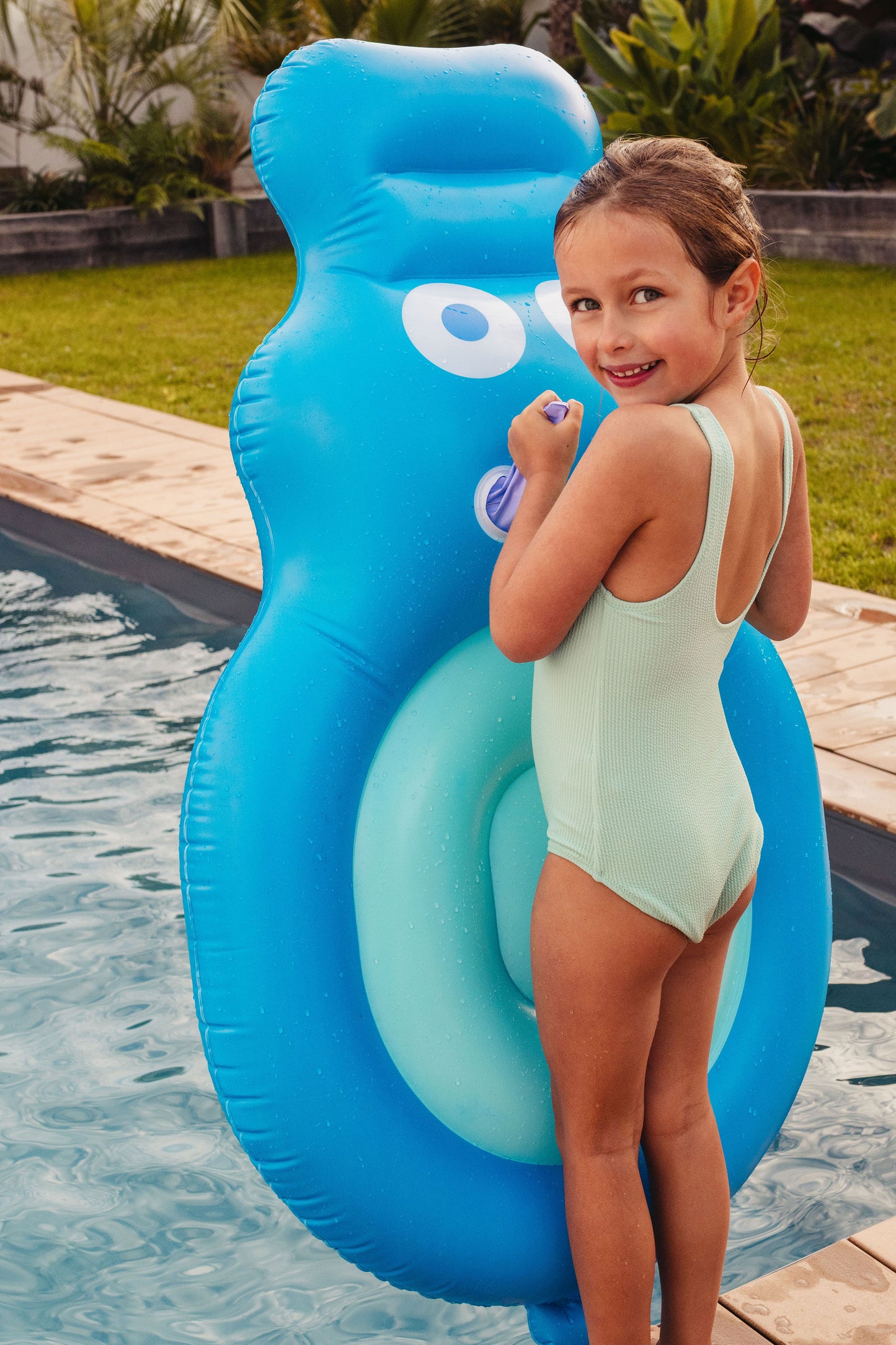 Quut Hippo Float Ocean