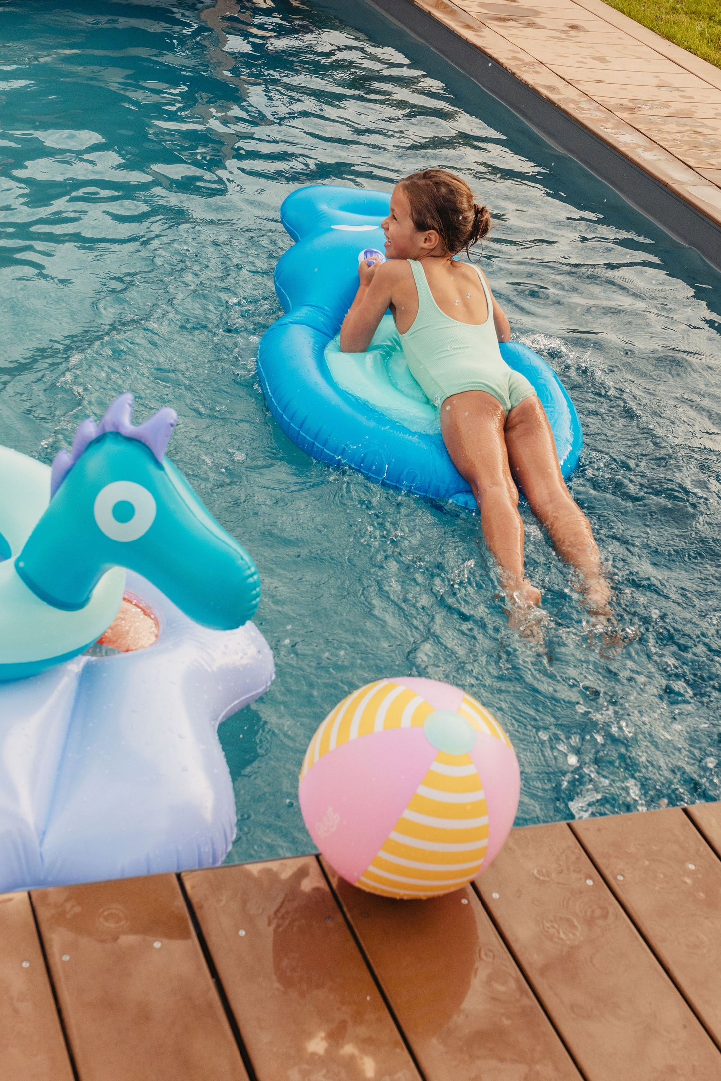 Quut Hippo Float Ocean